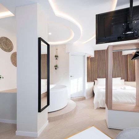 Malaga Boutique V.V Luxury Jacuzzy Apartment Exterior photo