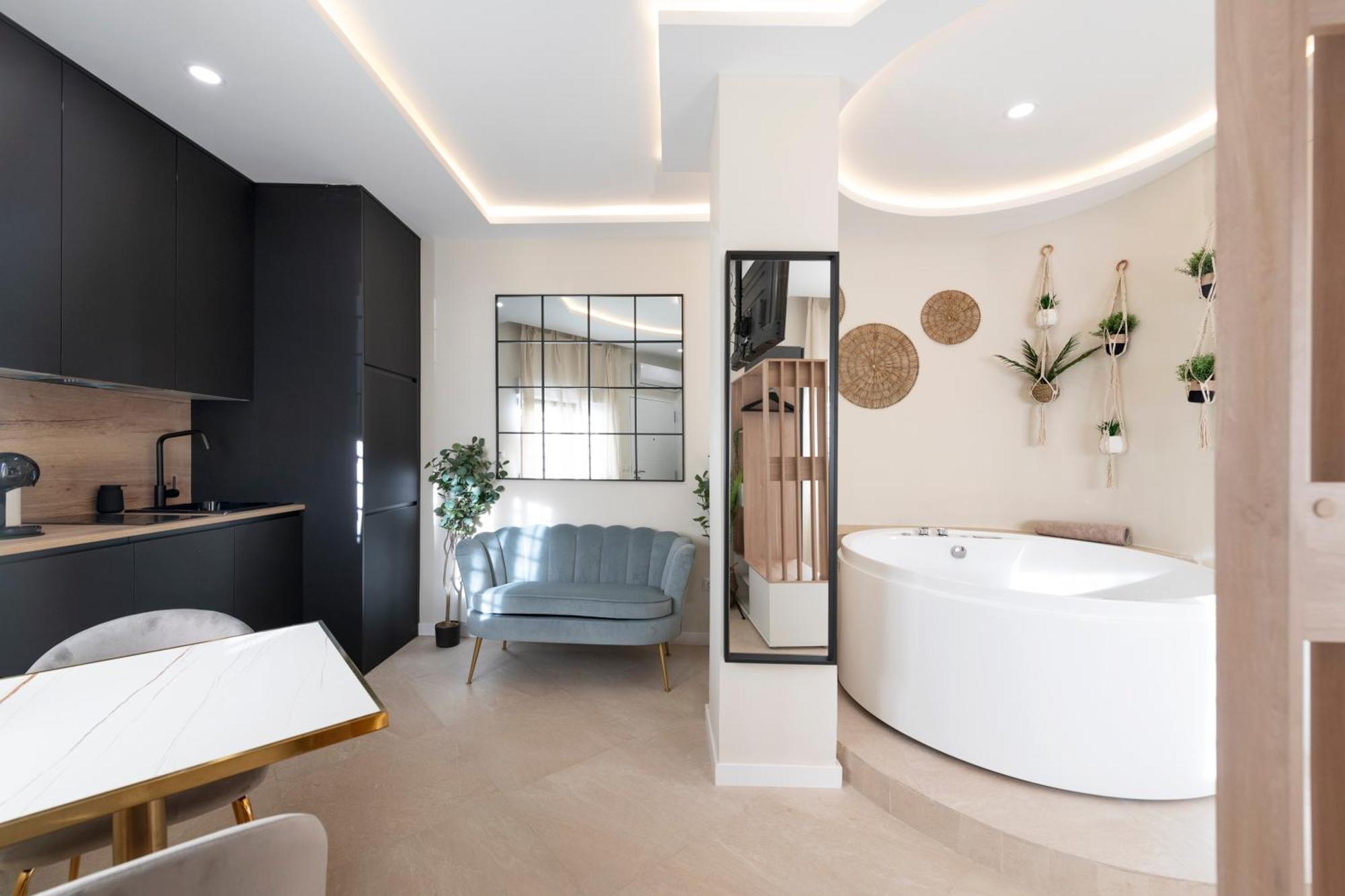Malaga Boutique V.V Luxury Jacuzzy Apartment Exterior photo